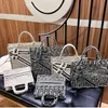 Borse di marca Borsa a mano Borsa a tracolla Borsa a tracolla 2024 Nuove donne Moda Ricamo Shopping Tempo libero Grande capacità Aperto Tela coreana Vendita diretta in fabbrica