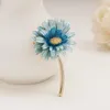 Brooches Trendy Enamel Daisy Rose Flower For Women Girls Pearl Lily Plants Lapel Pins Dress Shirt Accessories