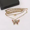 Kvinnor Multilayer Design Halsband C Brev Vintage Rhinestone Butterfly Fake Pearl Ball Pendant Gold Figaro Link Chain Fashion Animal Choker Party Jewets Gifts
