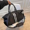 Resev￤ska M￤n handh￥llen kortdistans Business Travel Bagage Bag Kvinnors stora kapacitet Torra v￥t separation Sports Fitness Bag