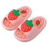 Slipper Kinderlippers Zomermeisjes Home Non-slip badkamer badfruit aardbei schattige baby kinderen sandalen en slippers w0217