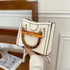 新しい女性バッグ竹製スラブポータブルスリングシングルショルダーメッセンジャートートバッグシンプルな外国スタイル財布販売ルイジアナショップ財布