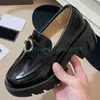 디자이너 드레스 슈즈 레이디 럭셔리 패션 두꺼운 발 뒤꿈치 6cm 검은 색 청키 힐 샌들 파티 여성 신발 크기 35-40