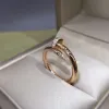 2022 Дизайнерские кольца Кольцо для женщин Мужчины Цирконий Обручальные кольца из титановой стали Ювелирные изделия Подарки Модные аксессуары Горячая без коробки