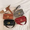 Sacos Store Outlet 2023 Novo Um Ombro Underarm Pequeno Quadrado com Litchi Padrão Crossbody Fábrica Bens de Alta Capacidade Bolsa Feminina Estilo Designer