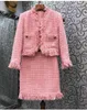 Arbetsklänningar toppkvalitet 2023 Autumn Winter 2 Piece Tweed Wool Set Women Pocket Patchwork Tassel Cardigan Coats Warm Kjol Set