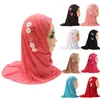 Etniska klädblommor Little Girl Amira Hijab Fit 2-6 år gamla barn halsdukar drar på islamisk huvudduk muslim underkanten ramadan huvud wrap