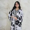 Etniska kläder muslimska abayor för kvinnor dubai 2023 svart vit tryck mantel femme musulman mellanöstern arabiska islamiska lösa kvinnors