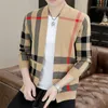 Luxe Angleterre Style Poche Hommes Cardigan Marque De Mode Automne Hiver Designer Cardigan Plus La Taille Épissé Couleur Cardigan Veste En Tricot