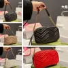 高級デザイナーハンドバッグファッションバッグ女性用クロスボディバッグ小型サイズのファッションレザーショルダーバッグ財布財布高級エンボスデザイナーハンドバッグ