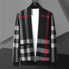 Luxury England Style Pocket Men Cardigan Fashion M￤rke Autumn Winter Designer Cardigan Plus Size Stricked Color Cardigan Knit Jacket