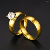 Anillos de boda Simple liso de acero inoxidable clásico circón Color dorado pareja para mujeres y hombres joyería de compromiso