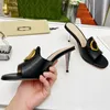 2023 Designer Pure Color Square Toe Slides tofflor Womens Luxury Leather Metal Spänne tillgängliga variation Färger utomhus Högklack Sandaler Ladys stiletto hälskor