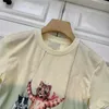 男の子のデザイナーの服Tシャツ2023子供用ピュアコットン春と夏の首の首の印刷3匹の猫の手紙