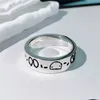 2023 Luxurys Designers Band Rings Fashion Men Women Титановая сталь с гравировкой в виде букв Любовники Ювелирные изделия Узкое кольцо Размер 5-11 Z