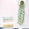 装飾的な花3ポットポットユーカリの人工吊り植物緑の家の部屋パティオオフィス庭の装飾のための緑