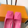 Designer pantoffel met doos luxe sandaal heren damesschoenen Zwembad Kussen Comfort Reliëf Muilezels koper triple zwart roze ivoor zomermode dia's strandslippers 0218