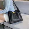 Kvällspåsar mode stenmönster hinkar väska för kvinnor designer axel lyx pu läder crossbody stor kapacitet tote plåspekar