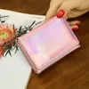 Wallets Pequena carteira de couro feminina Bolsa de laser fofa para fêmeas para cartões Mini Coin Box Passport Capa curta Bolsa