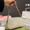 En Kaliteli Kadın Erkekler Crossbody ünlü çantalar kadınlar için omuz çantaları tote naylon ücretsiz moda deri omuz çanta çanta cüzdanları lüks kabartma tasarımcısı elle