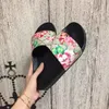 Luxury slippers for men and women printed red and green flower slippers men's flat sandals quality slippers printed sandals canvas fashion casual summer beach shoes