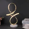 Tischlampen Moderne LED-Lampe Kreative Nordic Metall Schreibtisch Schlafzimmer Nacht Spirale Nachtlicht Indoor Home Wohnzimmer Dekoration