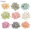 Decoratieve Bloemen Kransen 50 stuks 2 cm Veelkleurige Mini Zijde Kunstmatige Daisy Bloemhoofd Voor Kroon Bruiloft Garland Decoratie Handgemaakte DIY Scrapbooking Ambachtelijke