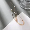 Orecchini posteriori ALIUTOM Shiny Pearl Butterfly Ear Cuff Clip in nappa color oro per le donne Orecchino stile coreano senza gioielli penetranti