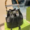 Tasarımcı Çantalar Kadınlar İçin Sırt Çantası Tasarımcılar Mens Cüzdanları Omuz Çantaları Lüks Tavalar Orijinal Deri Moda Çantalar Crossbody debriyaj Çantaları