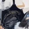 حقيبة حمل الأزياء مصغرة حقيبة نسائية منقوشة تصميم شعار معدني