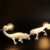 Lâmpadas de mesa Modern Chameleo Lizard Desk Luz Luz LED Resina LED Animal Chameleon Lamp Wedding Bedroom Bedside Deco Getters