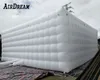 Grand chapiteau de sport de tente carrée gonflable blanche avec des lumières colorées tente de construction de structure cubique gonflable pour la fête d'événement
