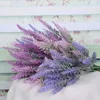 Decoratieve bloemenkransen Bruiloft Paarse lavendel Hoogwaardige simulatie van het planten van haar Pastorale stijl Decoratie Bos van onsterfelijke bloemen T230217