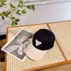 Bollmössor denim Canvas Cap Summer Beach Sun Protection Large Brim Empty Top Hat Beach Sun Protection Women's Black White Designer i handen