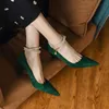 SDWK SANDALS Зеленые женщины на высоких каблуках обувь Retro заостренные пальцы Sexy Pumps Новый бренд Летний свадебный шпильки Zapatos 0220
