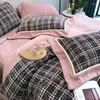 寝具セットイエローベッドシートホームテキスタイルシンプルミルクサンゴベルベット1.8mベッドディングセット両面厚の厚さノルディック冬の暖かいキルト