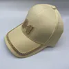 2023 Новая дизайнерская хлопковая бейсбольная кепка Роскошная бейсбольная кепка с надписью Мужская женская мода Пара Пиковые шляпы Unsex SunHats Регулируемые кепки Вышивка Snapbacks