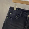 2023 Nyaste lyxiga herrar n￶dst￤llda rippade mager designer svarta jeans ~ USA: s storlek 29-38 jeans ~ H￶gkvalitativ smal motorcykelmoto cyklist kausal denim byxor hip hop jeans