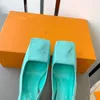 Piattaforma di design Donne Donne Classic Sliper Travel Lady Dance Casual Shoe Fisher Man Summer Leather Office Sandal Fashion Channel Dress Shoe With Box 0218