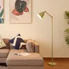 Stehlampen Nordic Einfache Lampe Wohnzimmer Dekoration Halter Eisen Grün Lampenschirm Moderne Holz Stehend Licht Dekor Rotierenden