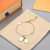 Designer Ladies Necklace Womens Luxury Bracelets Fashion Girls Jewelry Gold Jewellery Casual Ornaments Wedding Party Accessories