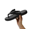 Zapatillas Nueva plataforma de suela suave Chanclas Mujer Verano Zapatillas al aire libre 2023 Moda Clip Toe Sandalias planas Mujer Ocio Playa Diapositivas Z0220