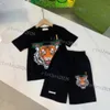 Conjuntos de roupas infantis letra tiger padr￣o meninos meninas traje tracksuit de ver￣o de manga curta camisetas e shorts conjuntos de designers de luxo camisetas tops shorts