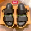 Lyxkvinnor män sandaler skor pool kudde platt komfort paseo platt komfort mule sandal brun tryckt dubbel singel spänne svart präglade mjuka läder sula tofflor