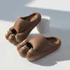 Tofflor 2023 plattform söt katt tass tofflor kvinnor inomhus badrum glider kvinnliga sommarskor mjuk eva kvinnlig man strand flip flops z0220