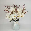 Fiori decorativi Magnolia Bouquet di fiori di seta artificiale 5 forchette Festa di nozze Decorazione domestica di Natale Finto