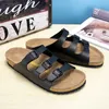 Designer Birkinstock Slippers Zomer kurkschoenen Drie-knopjes Nieuwe mode Casual heren en damesschoenen Beach Slippers