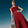 Abbigliamento etnico Abito allacciato senza maniche rosso scuro europeo e americano Dubai con diamanti Viaggi Donna musulmana alla moda