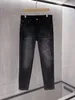 2023 Nyaste lyxiga herrar n￶dst￤llda rippade mager designer svarta jeans ~ USA: s storlek 29-38 jeans ~ H￶gkvalitativ smal motorcykelmoto cyklist kausal denim byxor hip hop jeans
