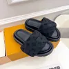 Pantoufles Slides Designers Pool Pillow Mules Dhgate Femmes Sandales Sunset Flat Comfort Mules Rembourrées Sangle Avant Pantoufles À La Mode Faciles À Porter Style Slides